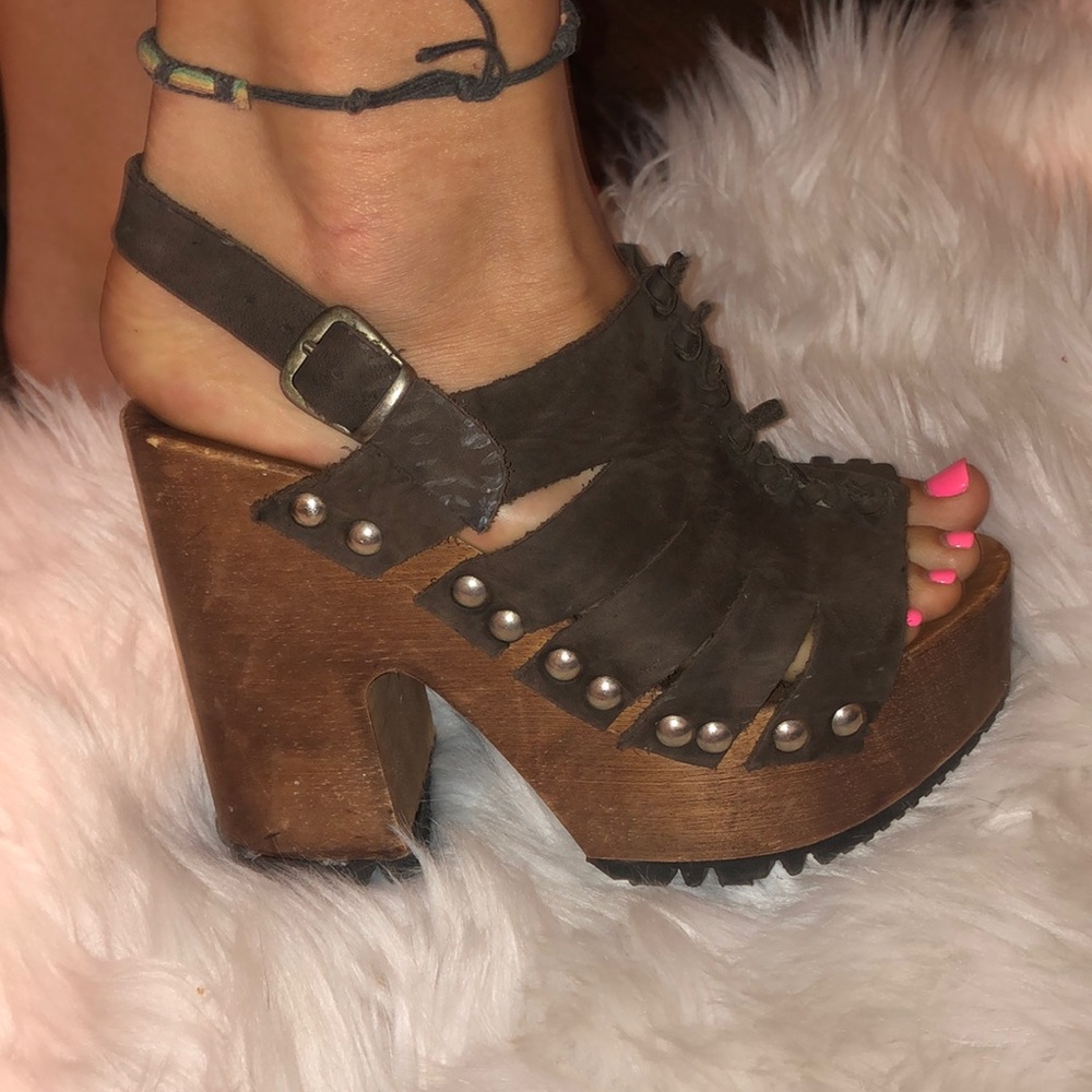 VINTAGE Italian Leather Platform Heels